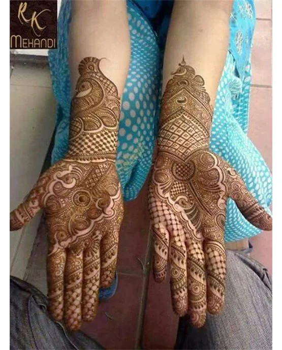 Classic Petal And Peacock Featuring Simple Full Hand Mehndi Design Classic Petal And Peacock Featuring Simple Full Hand Mehndi Design